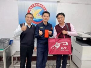 新春送暖不停歇  警友站感謝警察辛勞付出