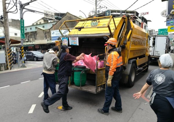 除舊布新過好年  新北小年夜、除夕加班收運 初一至初三停收垃圾