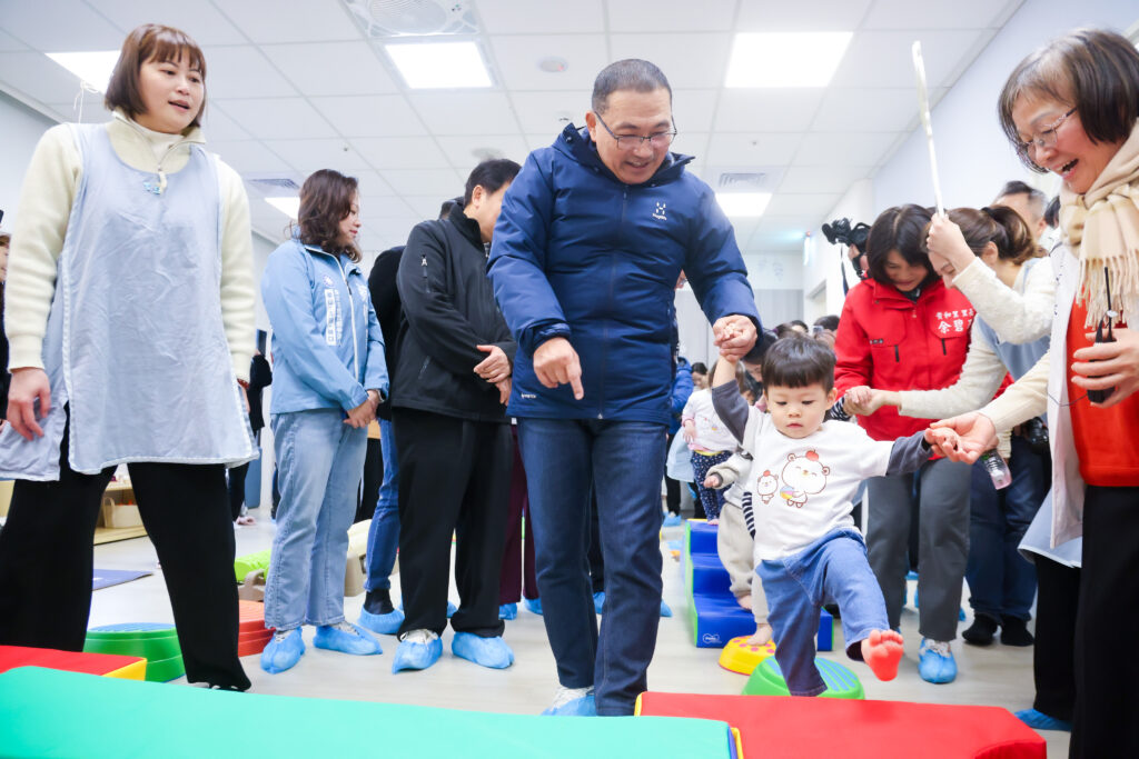 新北家外托育量能全國第一! 侯友宜:下半年達132家的目標 新北家外托育量能全國第一! 侯友宜:下半年達132家的目標