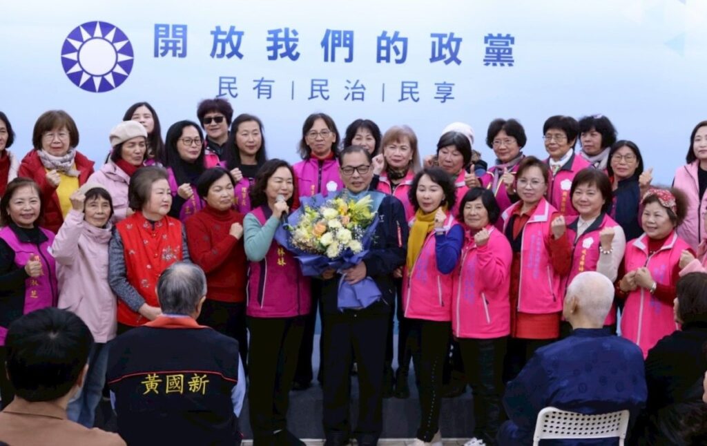 正式卸下國民黨竹縣黨部主委 陳見賢表態全力投入黨內初選 正式卸下國民黨竹縣黨部主委 陳見賢表態全力投入黨內初選