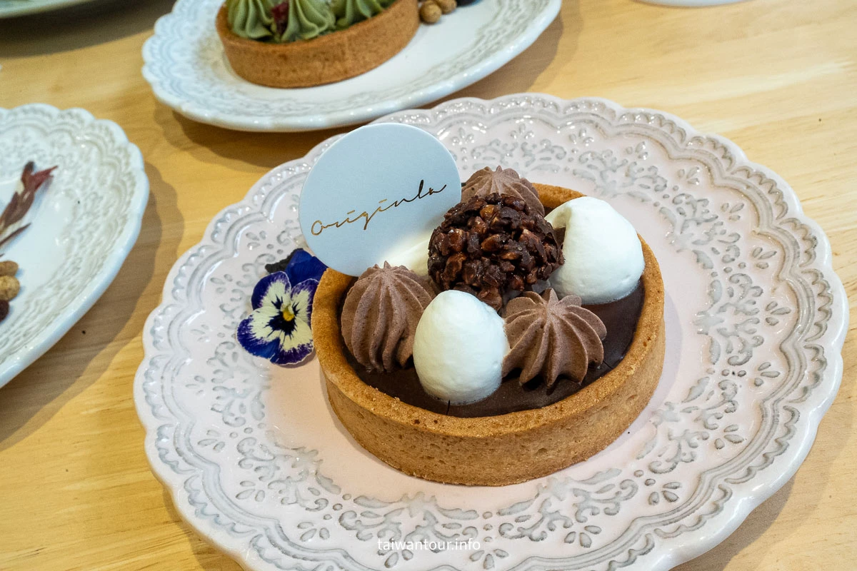【蒔初甜點一中店】一中街甜點秘境!台中動漫餐廳推薦 【蒔初甜點一中店】一中街甜點秘境!台中動漫餐廳推薦