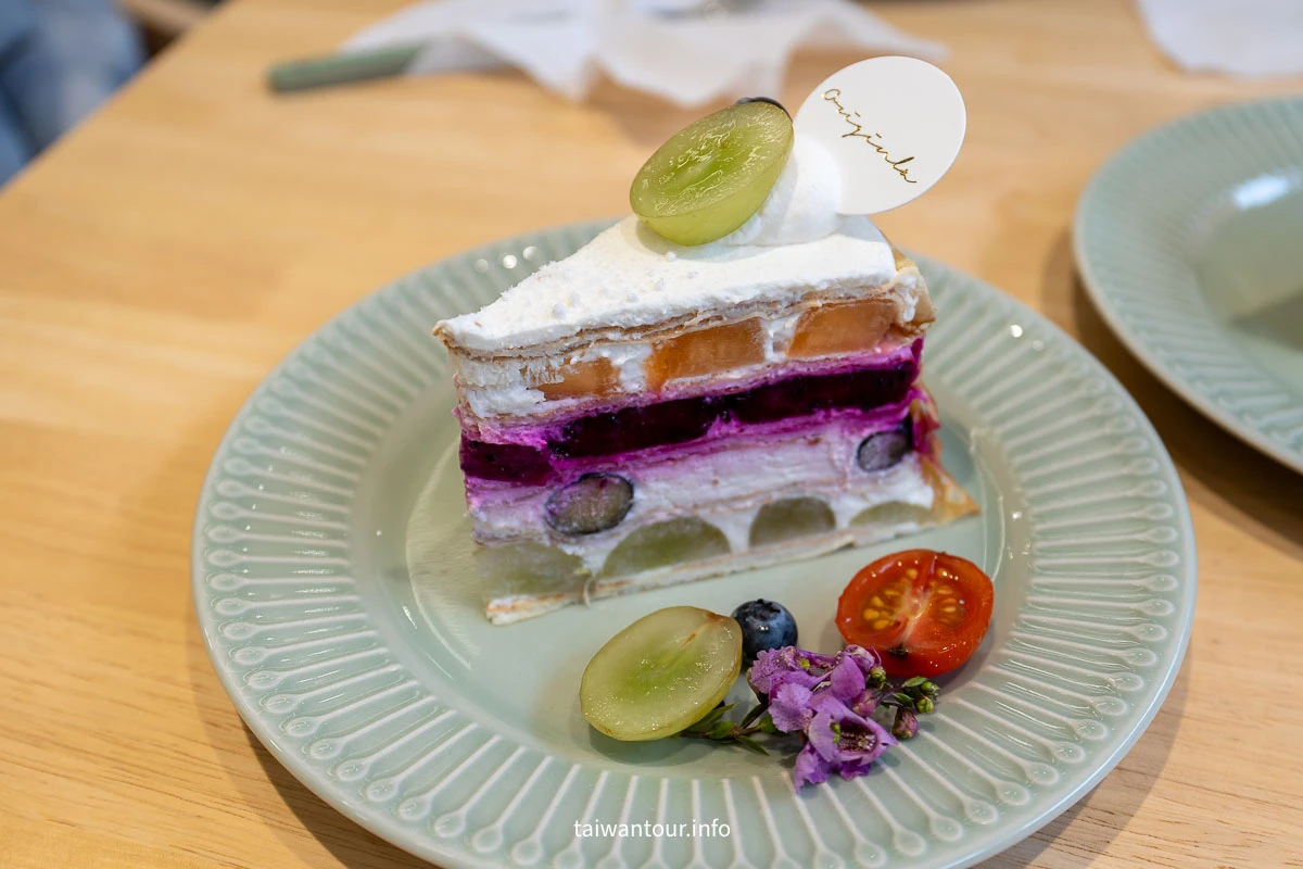 【蒔初甜點一中店】一中街甜點秘境!台中動漫餐廳推薦 【蒔初甜點一中店】一中街甜點秘境!台中動漫餐廳推薦