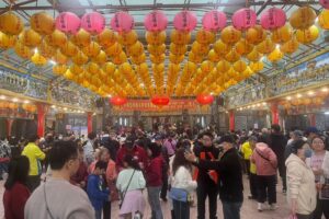 減爐不減人潮  木柵忠順廟初一參拜破萬  空品改善逾六成落實永續信仰
