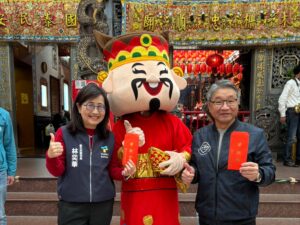 一萬份美金發財金吸引走春人潮 木柵忠順廟推減香與動物關懷展現現代宮廟新樣貌 一萬份美金發財金吸引走春人潮 木柵忠順廟推減香與動物關懷展現現代宮廟新樣貌