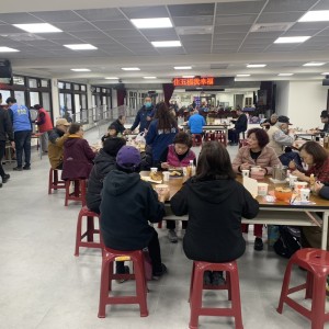 【社區有愛、鄰里有情】五福里舉辦「老人共餐尾牙活動」