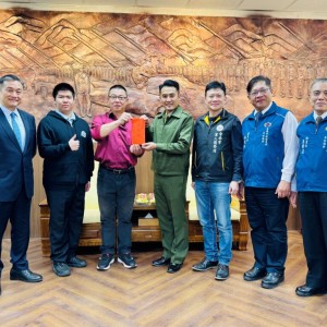 台南軍服站王健源顧問 慰勞陸軍砲訓部及憲兵隊辛勞