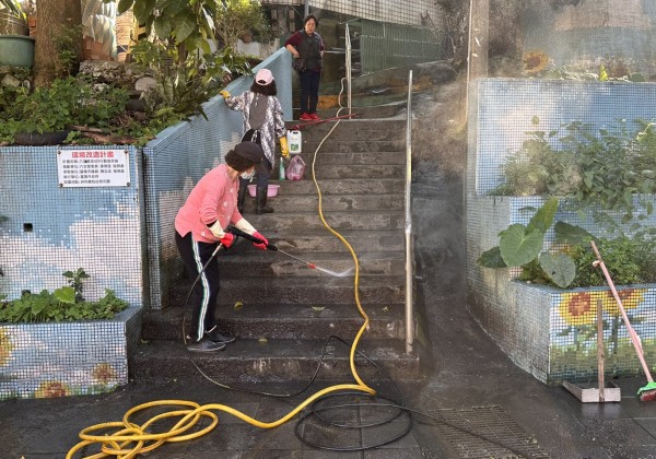 五福六合志工自發清理社區環境暖人心