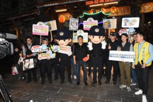 馬年迎春反詐防竊顧交通  士林警踩街宣導民眾好安心