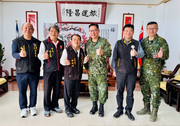 台南金唐殿 春節前慰勞陸軍二○三旅官兵辛勞