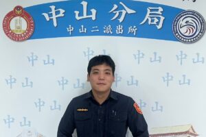 幼童負氣離家愁困超商 中山暖警買麵包充飢助團圓 幼童負氣離家愁困超商 中山暖警買麵包充飢助團圓