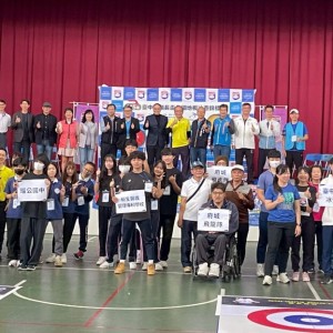 台中首屆議長盃冰壺賽　「冰上西洋棋」掀跨世代體壇熱潮