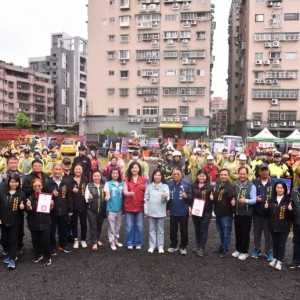 公私協力築起安全防護網！ 區長楊薏霖親自領軍　模擬颱洪地震實戰提升全民防災韌性