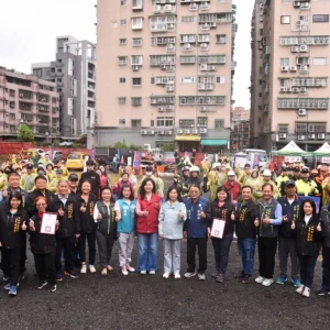 公私協力築起安全防護網！ 區長楊薏霖親自領軍　模擬颱洪地震實戰提升全民防災韌性