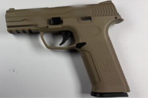 店家報案稱男子有詭  萬華警到場查扣空氣槍