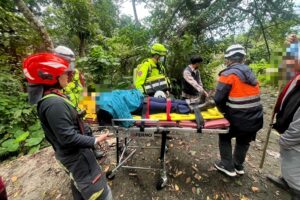 上山種山蘇滑倒受傷  新城警消合力救援送醫
