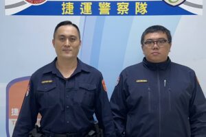 賞燈人潮中小小身影獨自徘徊  捷警熱忱幫助失散女童與家屬團圓