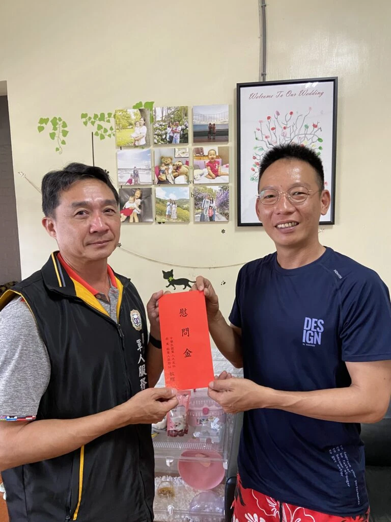 陸軍士官長因傷住院治療 屏東軍服站慰問關懷