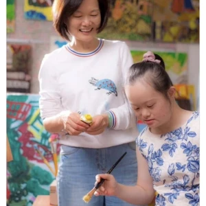 色彩作為生命場域——論莊惠婷《精靈派對》的感知結構