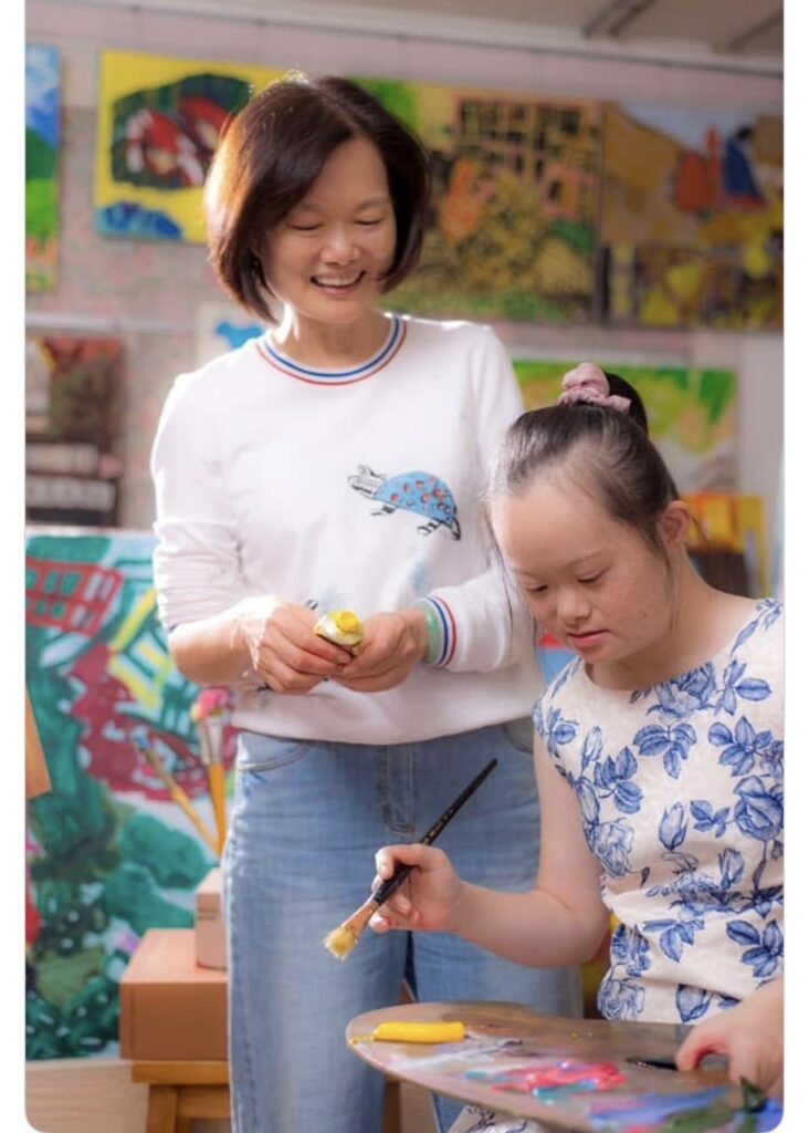 色彩作為生命場域——論莊惠婷《精靈派對》的感知結構