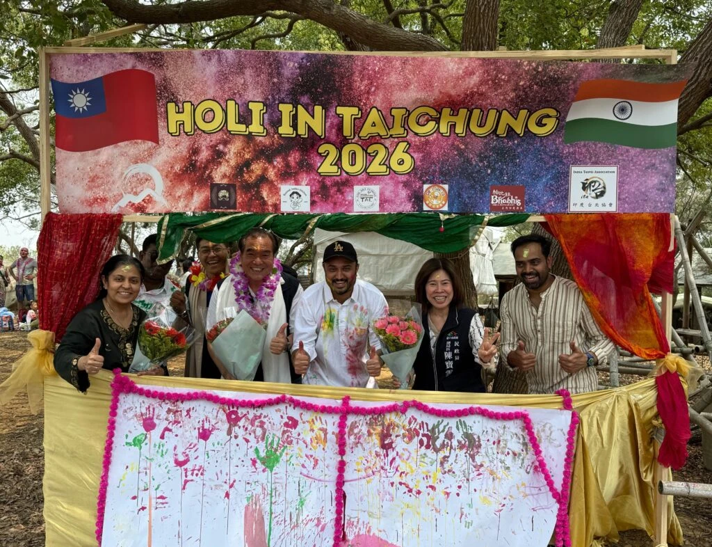 嗨翻白陽山   台中Holi色彩節登場