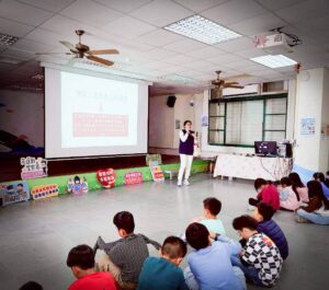 法制觀念向下扎根  花警前往太昌國小宣導婦幼安全及反詐騙