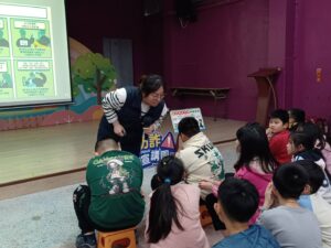 基警前進校園  傳授學童人身安全守則