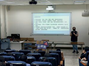 基警入校宣導網路交友四守則  防制網路誘拐