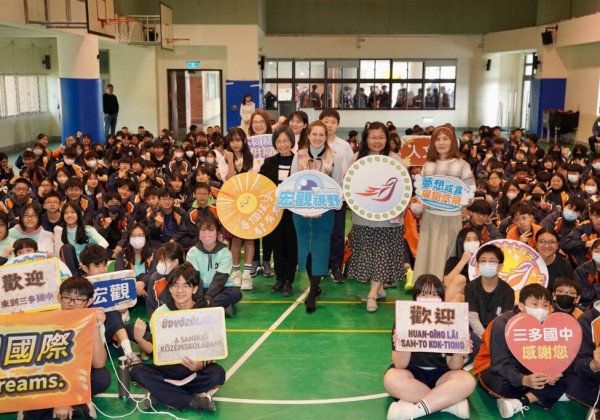 「大使校園開講」匈牙利、捷克代表走入校園帶學生看世界