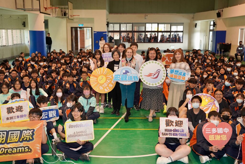 「大使校園開講」匈牙利、捷克代表走入校園帶學生看世界