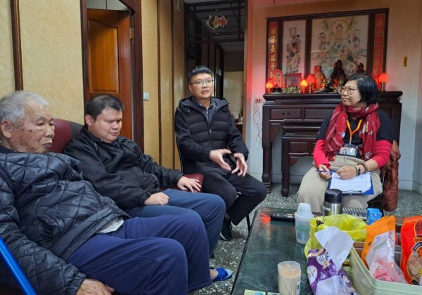 先天視障者呂坤諭與長輩相依為命 社會局引進樂明身障服務重建生活