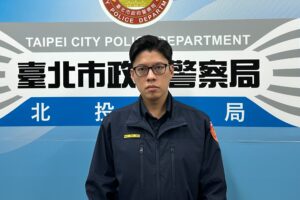 車內燒炭延燒2鄰車  警消火速搶救並依法究辦