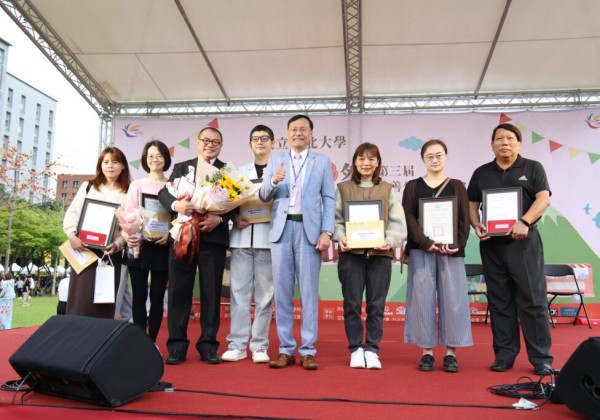 第三屆北大櫻花祭吸引千人入校賞櫻