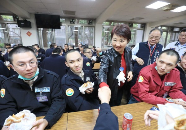 入營迷彩電子錶成「台中印記」  中市府做役男最強後盾