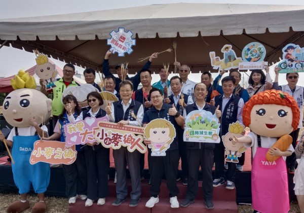中市大雅小麥麵食文化節熱鬧登場   「麥鄉人」探索金黃麥田美景