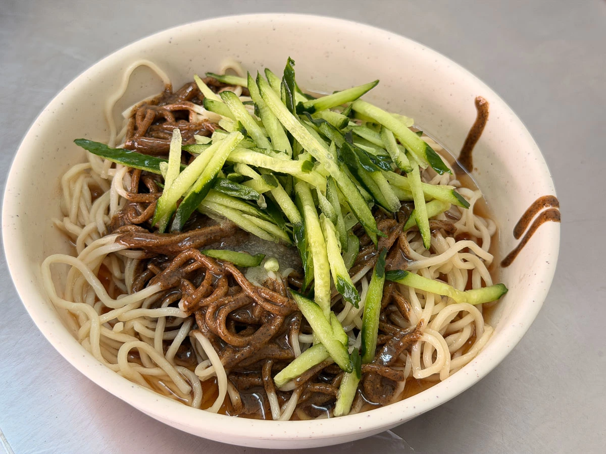 【鴻元涼麵】三重在地人才知極濃黑芝麻醬.手工水餃.炒飯必點! 【鴻元涼麵】三重在地人才知極濃黑芝麻醬.手工水餃.炒飯必點!