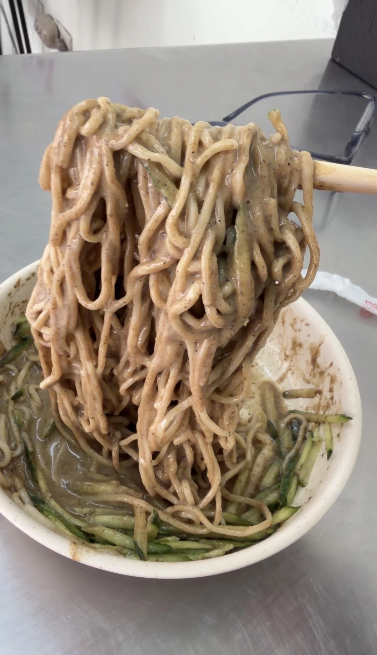 【鴻元涼麵】三重在地人才知極濃黑芝麻醬.手工水餃.炒飯必點! 【鴻元涼麵】三重在地人才知極濃黑芝麻醬.手工水餃.炒飯必點!