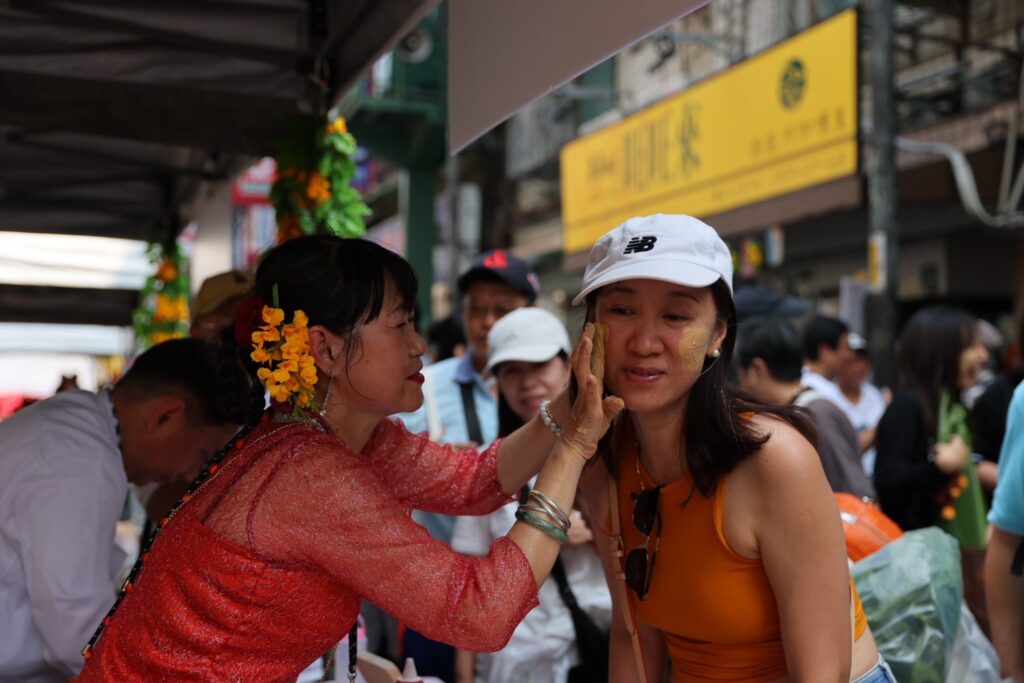 世界民藝俱樂部開發！　新北多元文化節中和登場 　萬人浴佛共迎緬甸新年