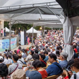螢火蟲季登場！　簡文秀領唱親子音樂會　大安森林公園湧人潮