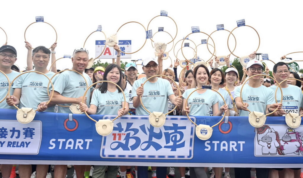 第十一屆新北市鐵道馬拉松開跑　侯友宜勉跑者「追火車」體驗生活