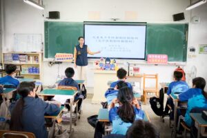 守護青春不迷惘  花警現身鳳林國中拆解性像犯罪及反詐騙陷阱