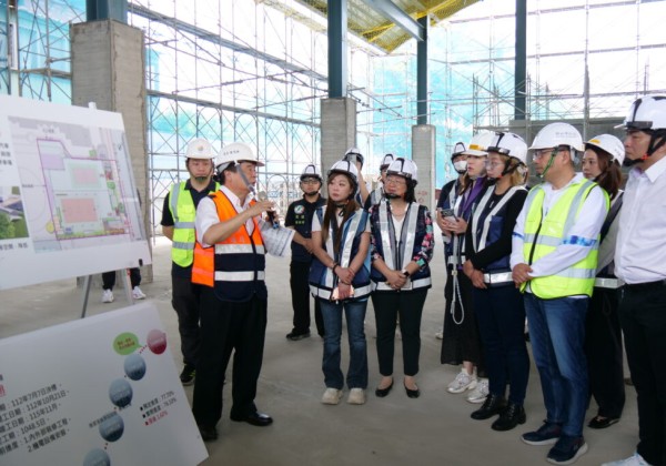 板橋信義國小地下停車場拚11月完工 　侯友宜：改善停車兼顧通學安全