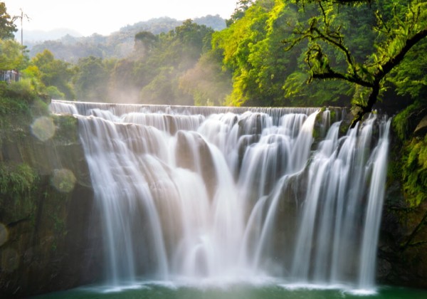 十分瀑布延長開園迎夏季　順遊平溪線山城風光