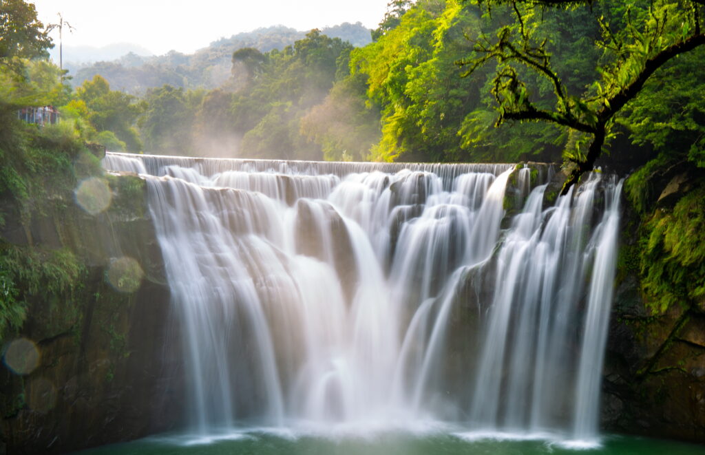 十分瀑布延長開園迎夏季　順遊平溪線山城風光