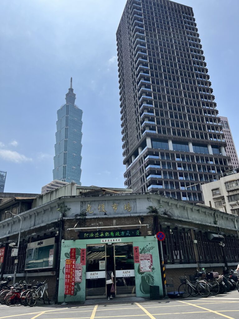 寵愛媽咪 光復金好 母親節光復市場好康禮物三重送！