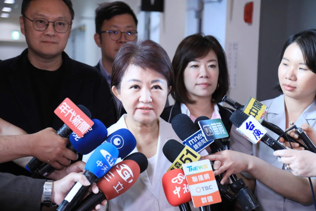 藍台中市長人選江啟臣勝出   盧秀燕暨議會黨團齊祝福