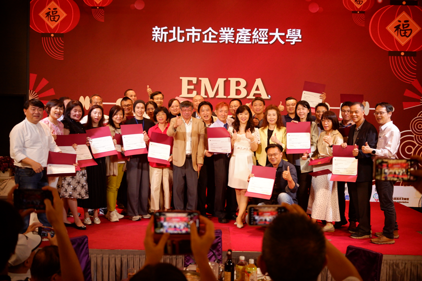 王雪紅、劉揚偉親自授課！　新北產經大學開課 聚焦AI與淨零