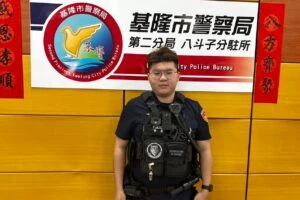 老嫗路倒警即時援助  暖心護送平安返家
