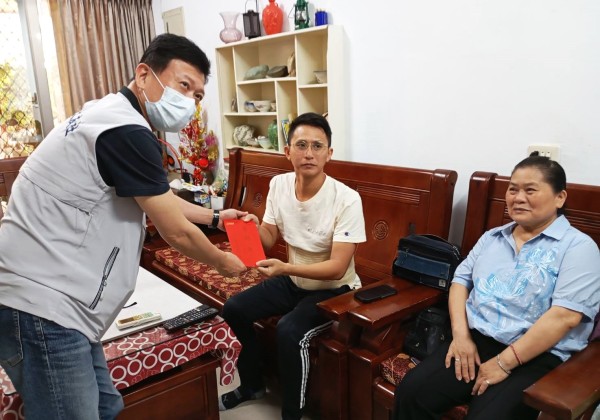 空軍上士捐肝救父　台南軍人服務站暖心關懷