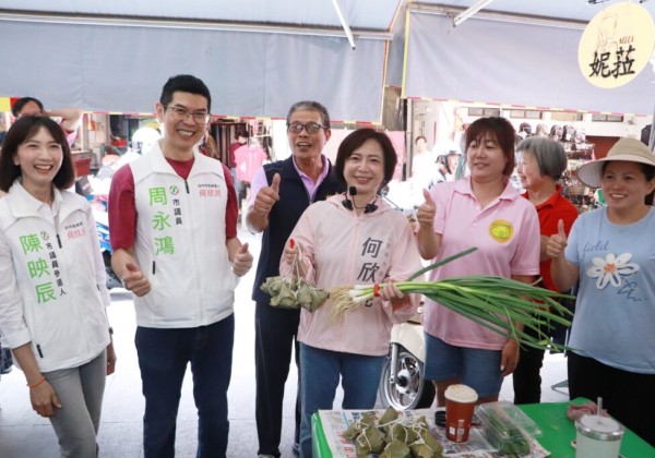 推銷台中記憶   何欣純大雅市場買「麻薏」