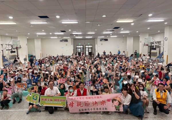 母親節筆墨傳情 暖西國小舉辦「暖絲傳意，馨想事成」活動